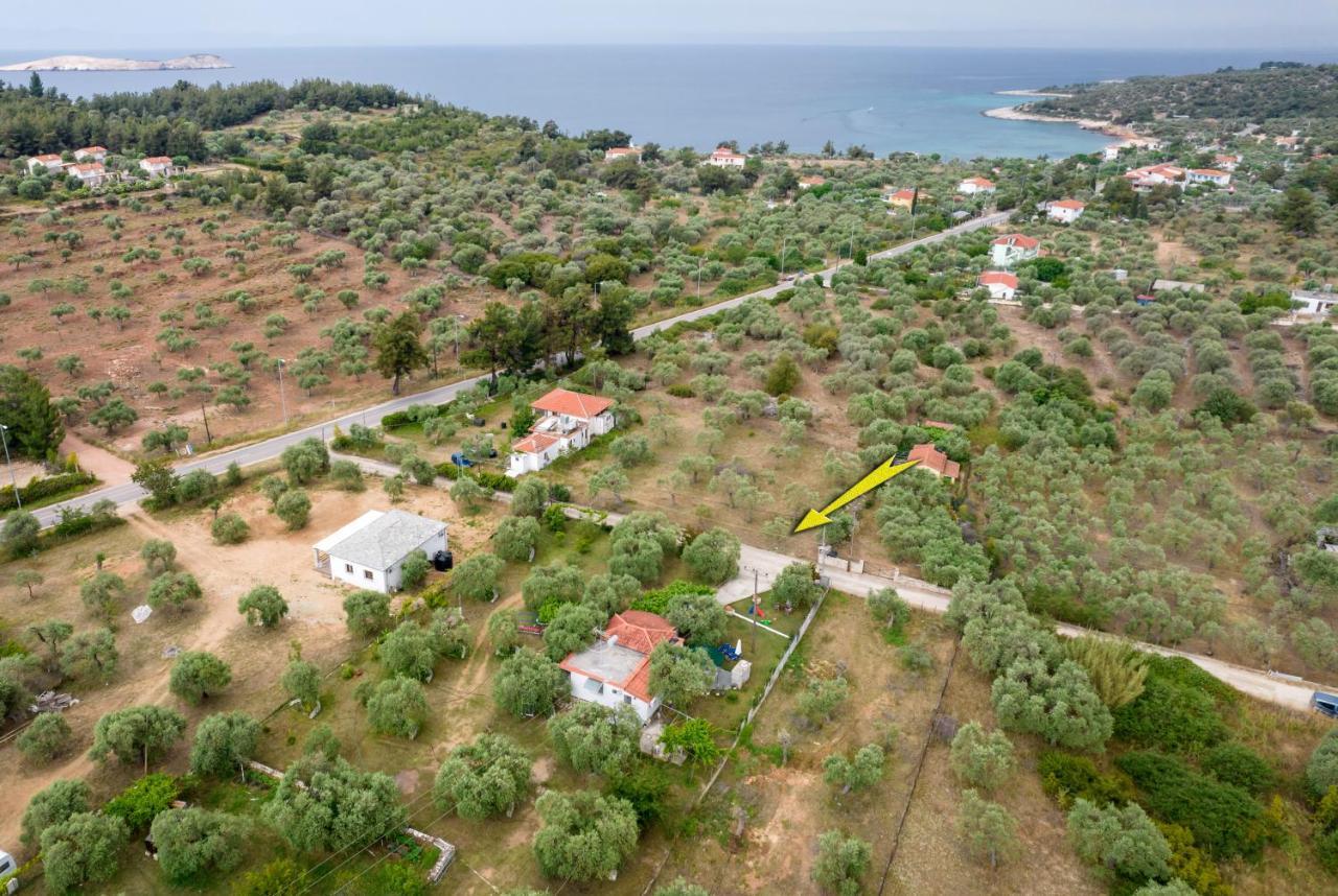 Kiriakos Holiday Home Астрис Екстериор снимка
