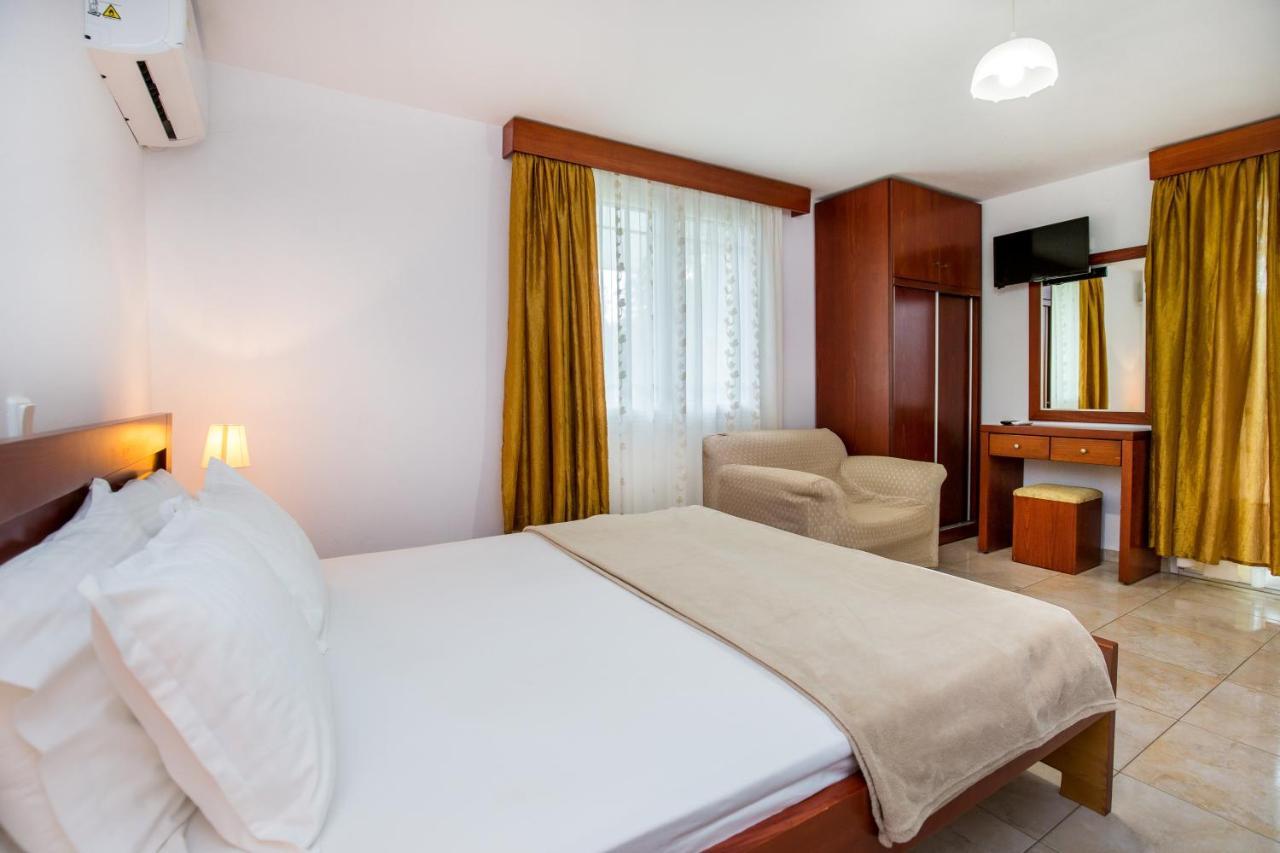 Kiriakos Holiday Home Астрис Екстериор снимка