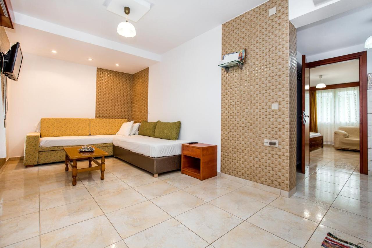 Kiriakos Holiday Home Астрис Екстериор снимка