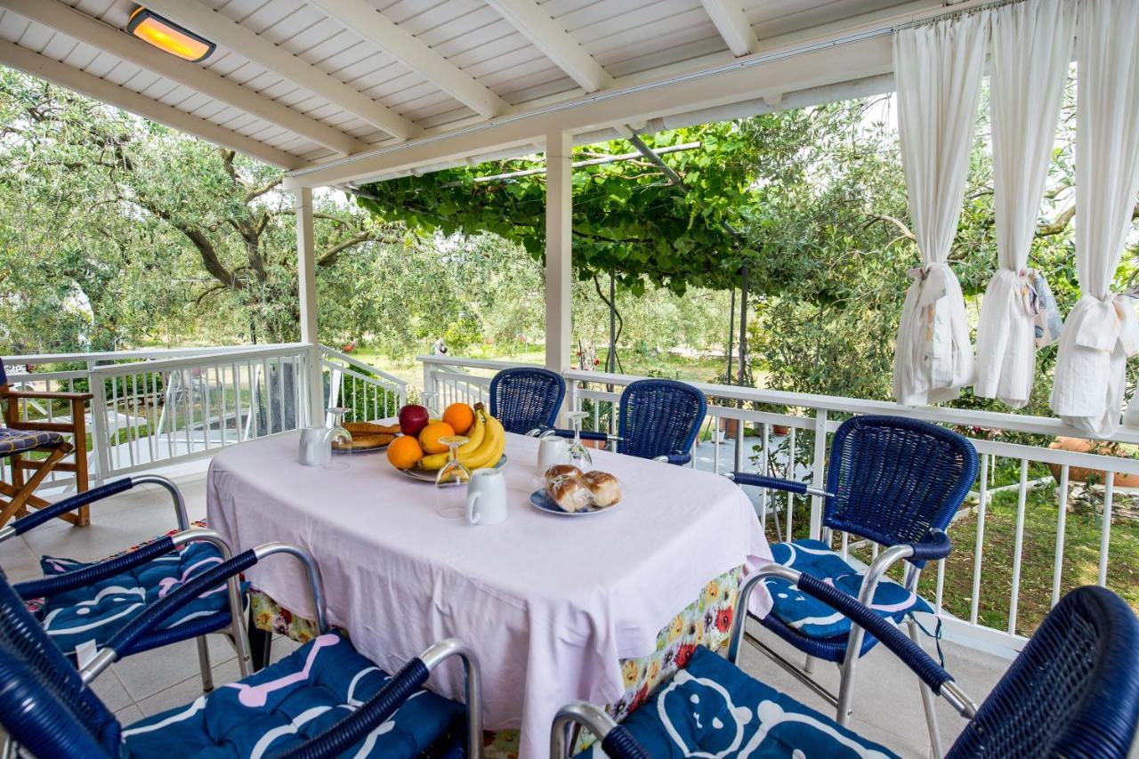 Kiriakos Holiday Home Астрис Екстериор снимка