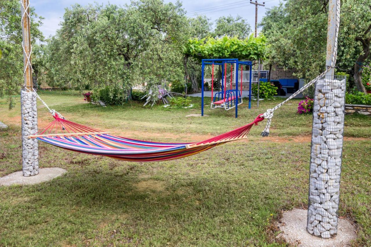Kiriakos Holiday Home Астрис Екстериор снимка