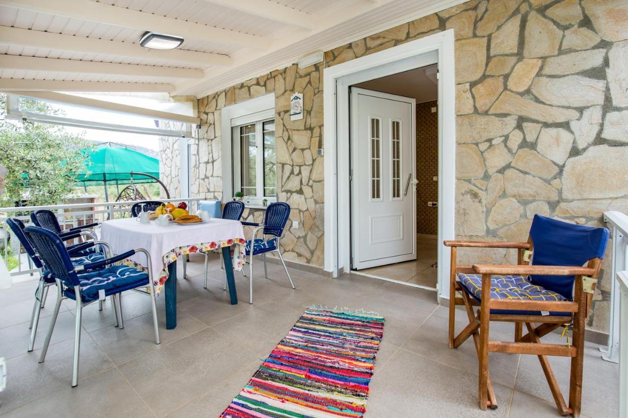 Kiriakos Holiday Home Астрис Екстериор снимка