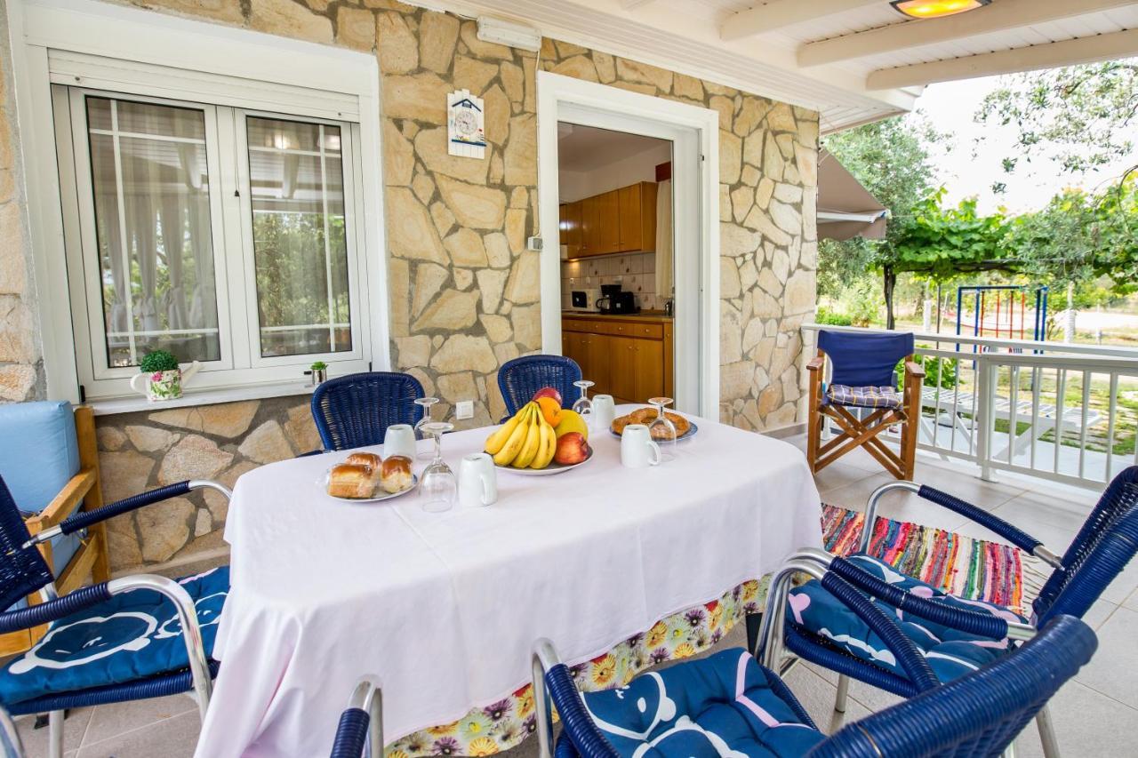 Kiriakos Holiday Home Астрис Екстериор снимка