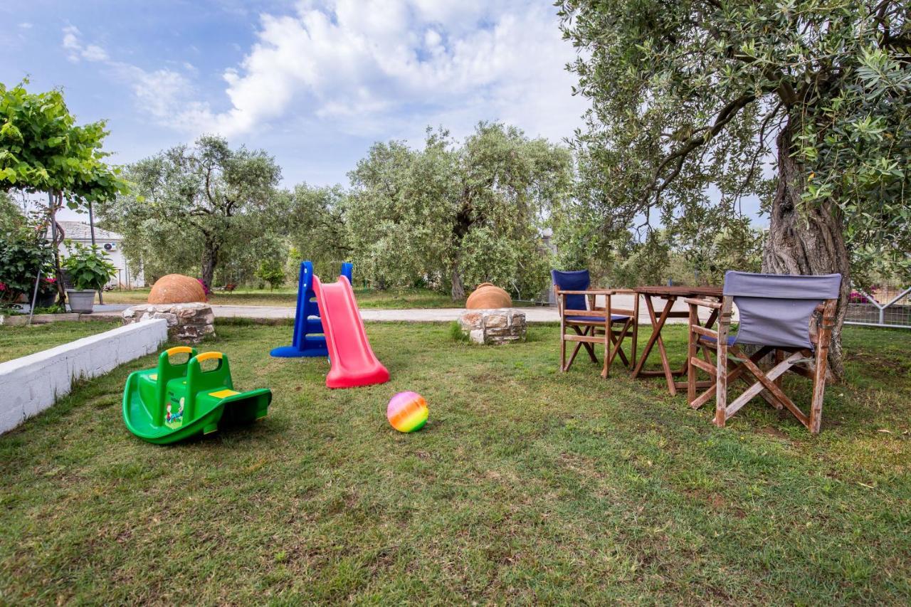 Kiriakos Holiday Home Астрис Екстериор снимка