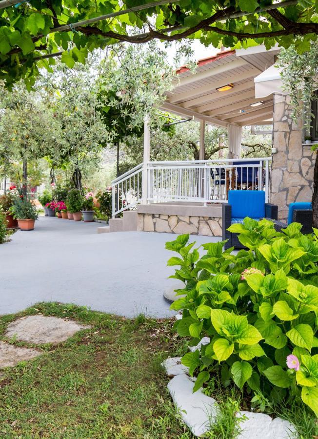 Kiriakos Holiday Home Астрис Екстериор снимка