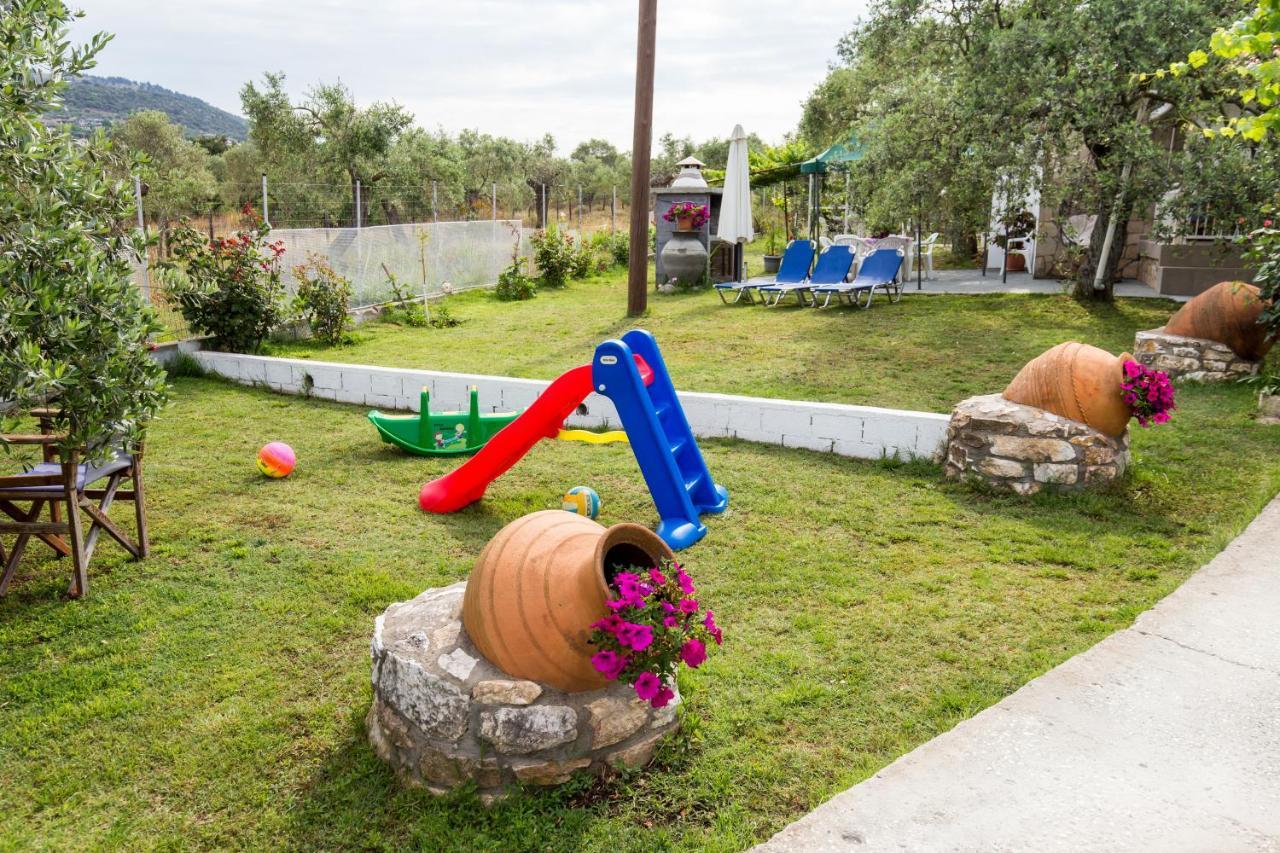 Kiriakos Holiday Home Астрис Екстериор снимка