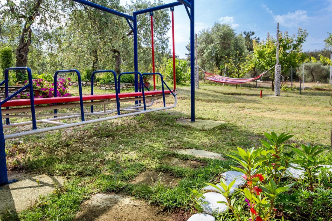 Kiriakos Holiday Home Астрис Екстериор снимка
